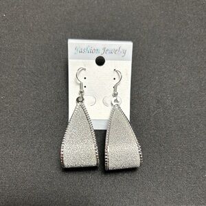 NWT Silver Drop And Dangle Earrings